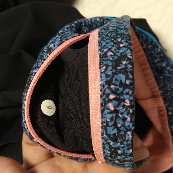 🍋 Lululemon Capris, size 6 - Picture 5 of 8